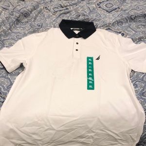 Men’s Nautical Extra-large short sleeve, collared shirt. White and blue.